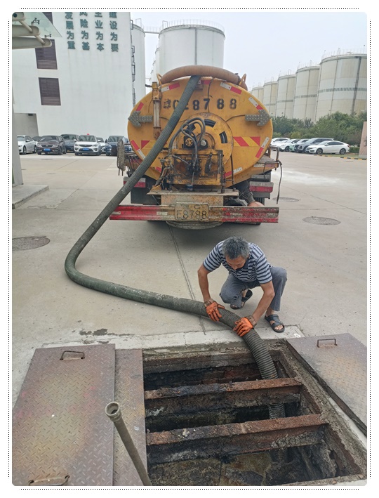 哈巴河隔油池清掏