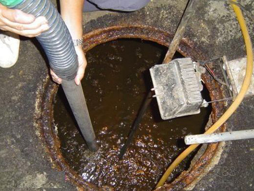 哈巴河隔油池清理