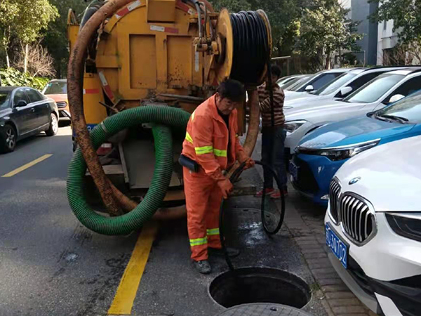 哈巴河排污管道清淤